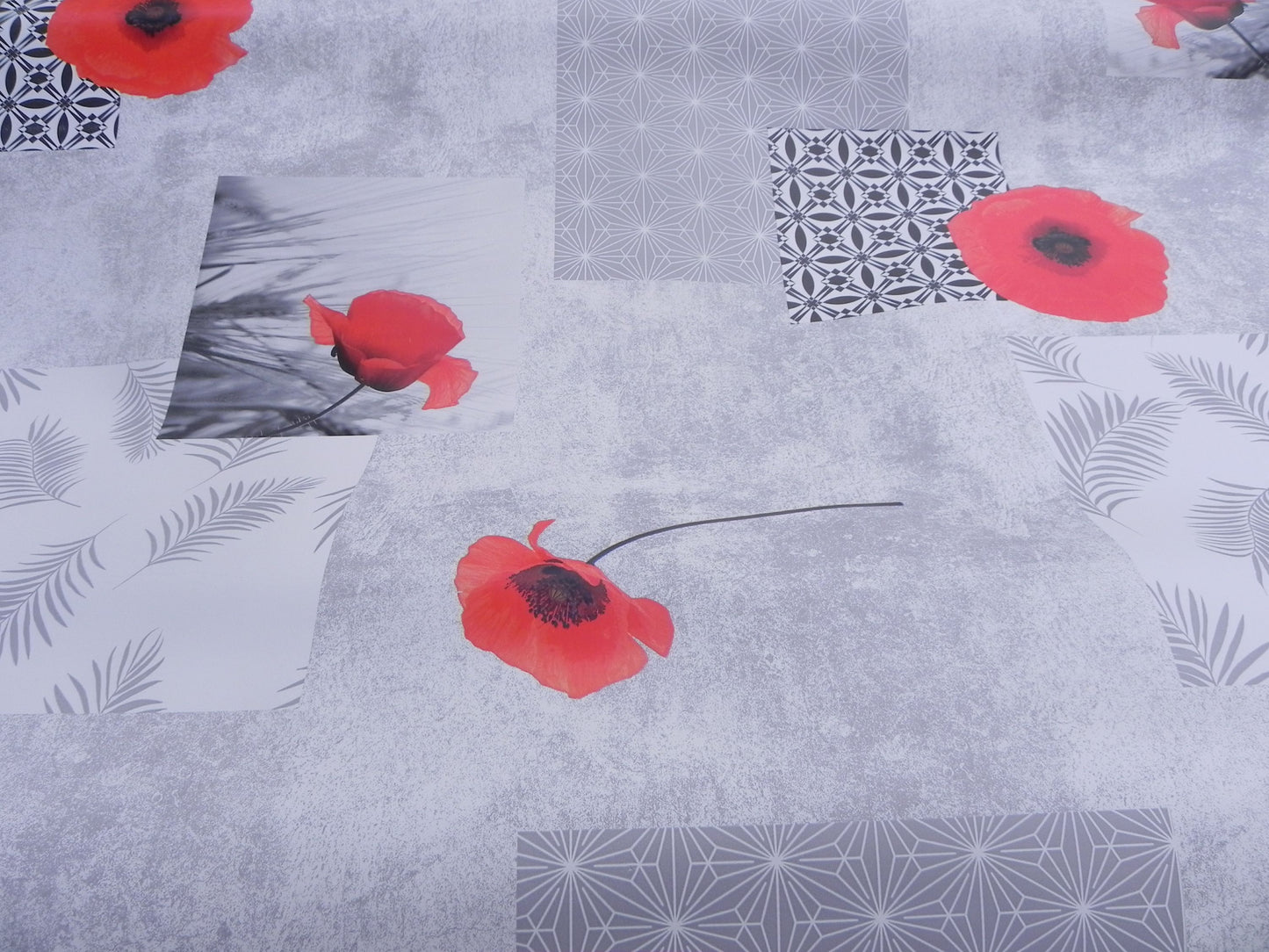 toile cirée motif coquelicot grise